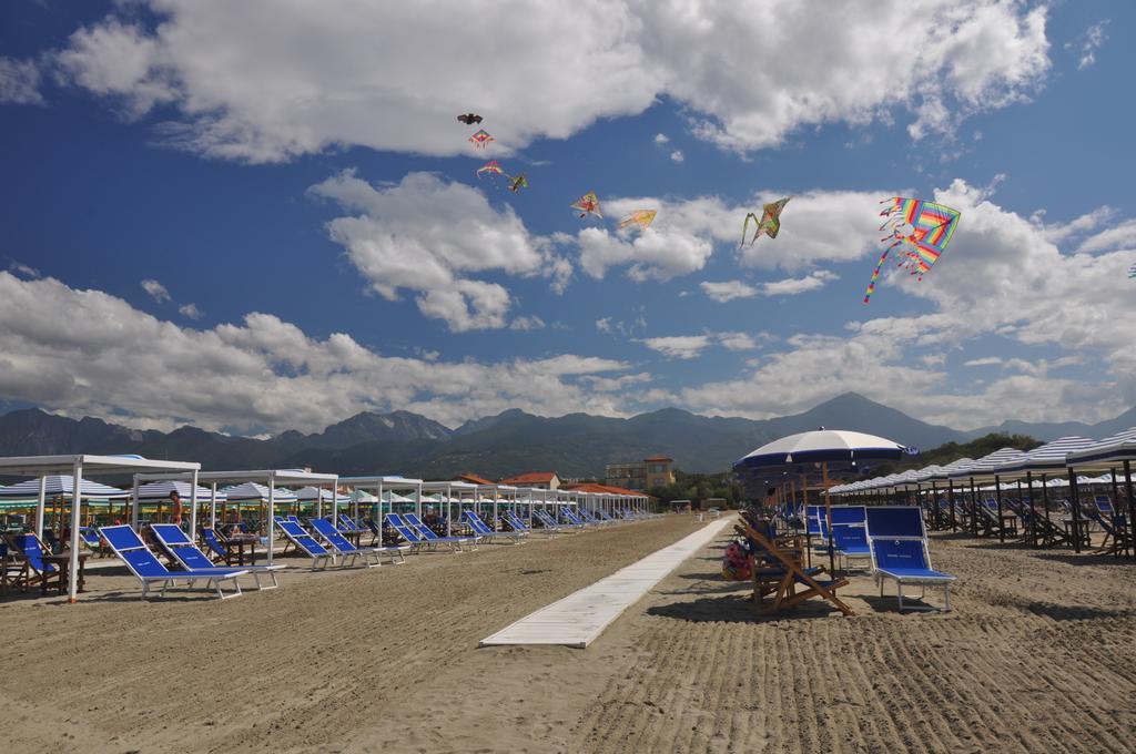 Holiday Apartments Fiumetto Marina di Pietrasanta Exterior photo